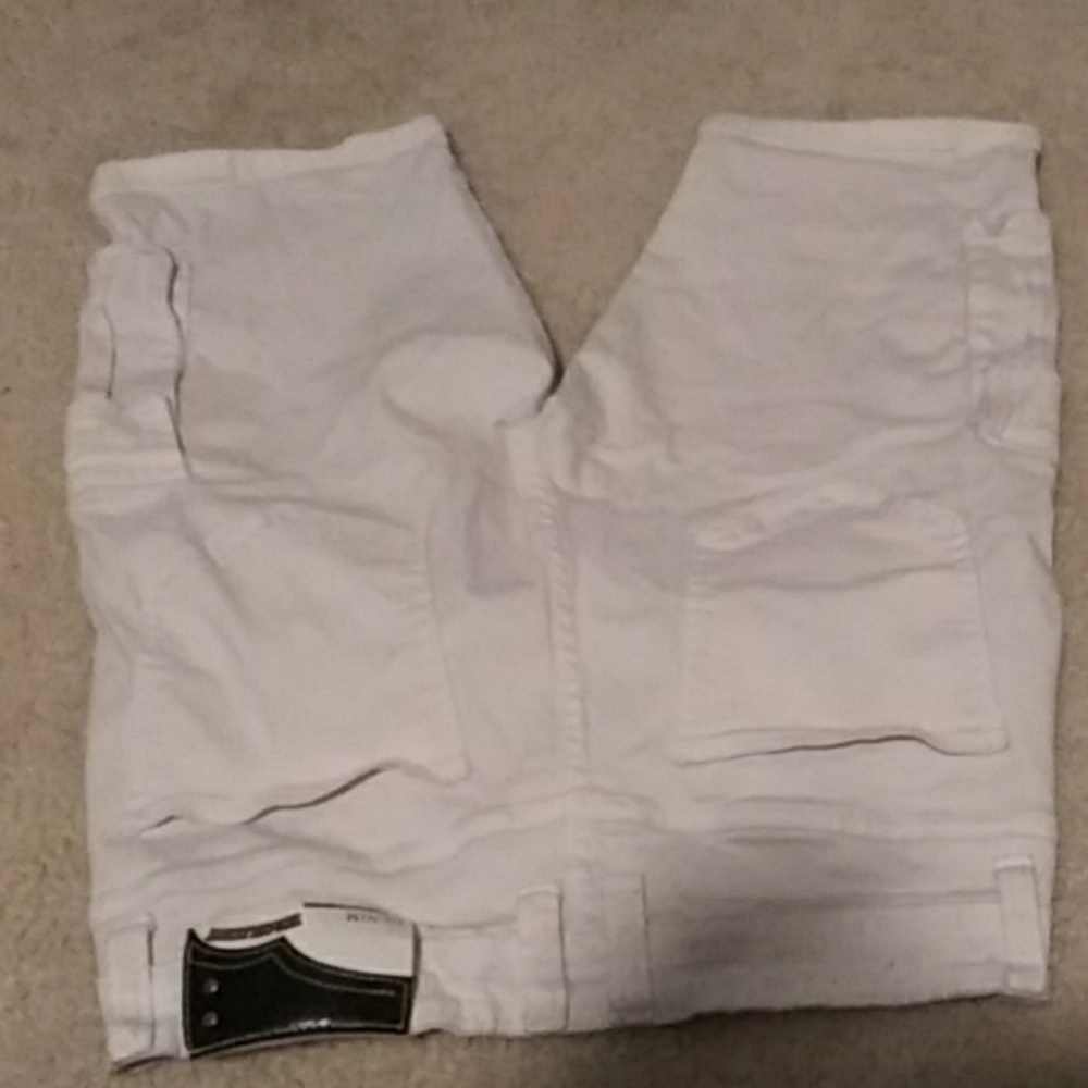 Mens short - Picture 2 of 3